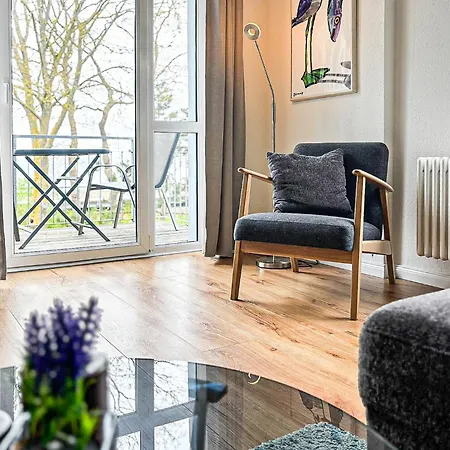 Διαμέρισμα Triton 04 *